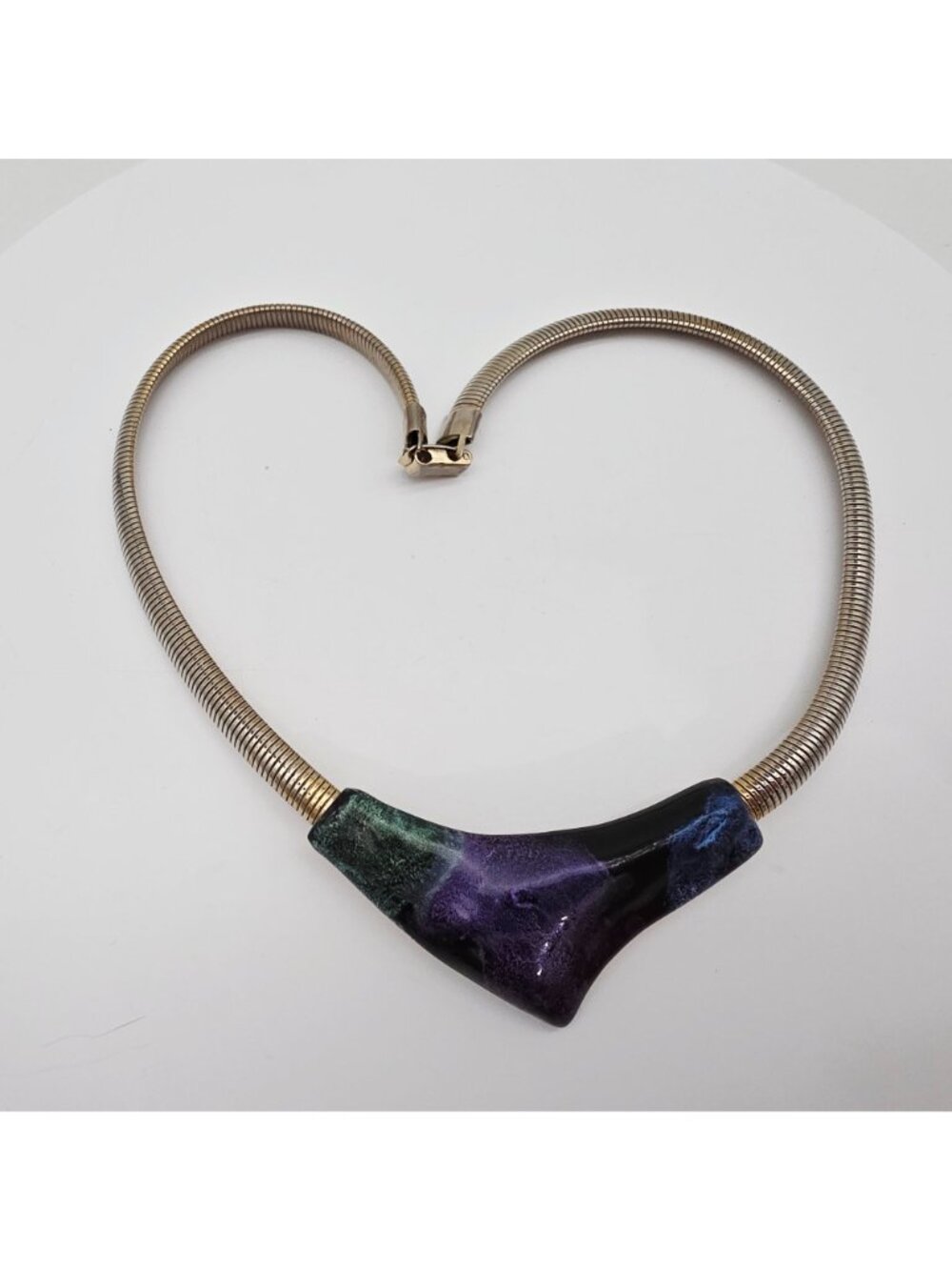 1980s Gold-Tone Necklace With Abstract Multicolor Enamel Pendant Cobra Design - Picture 4 of 6